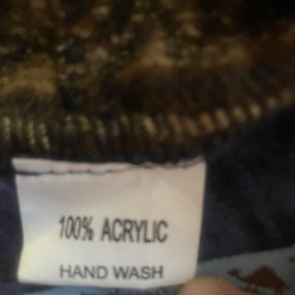 Boutique Shop Poncho - Picture 7 of 7